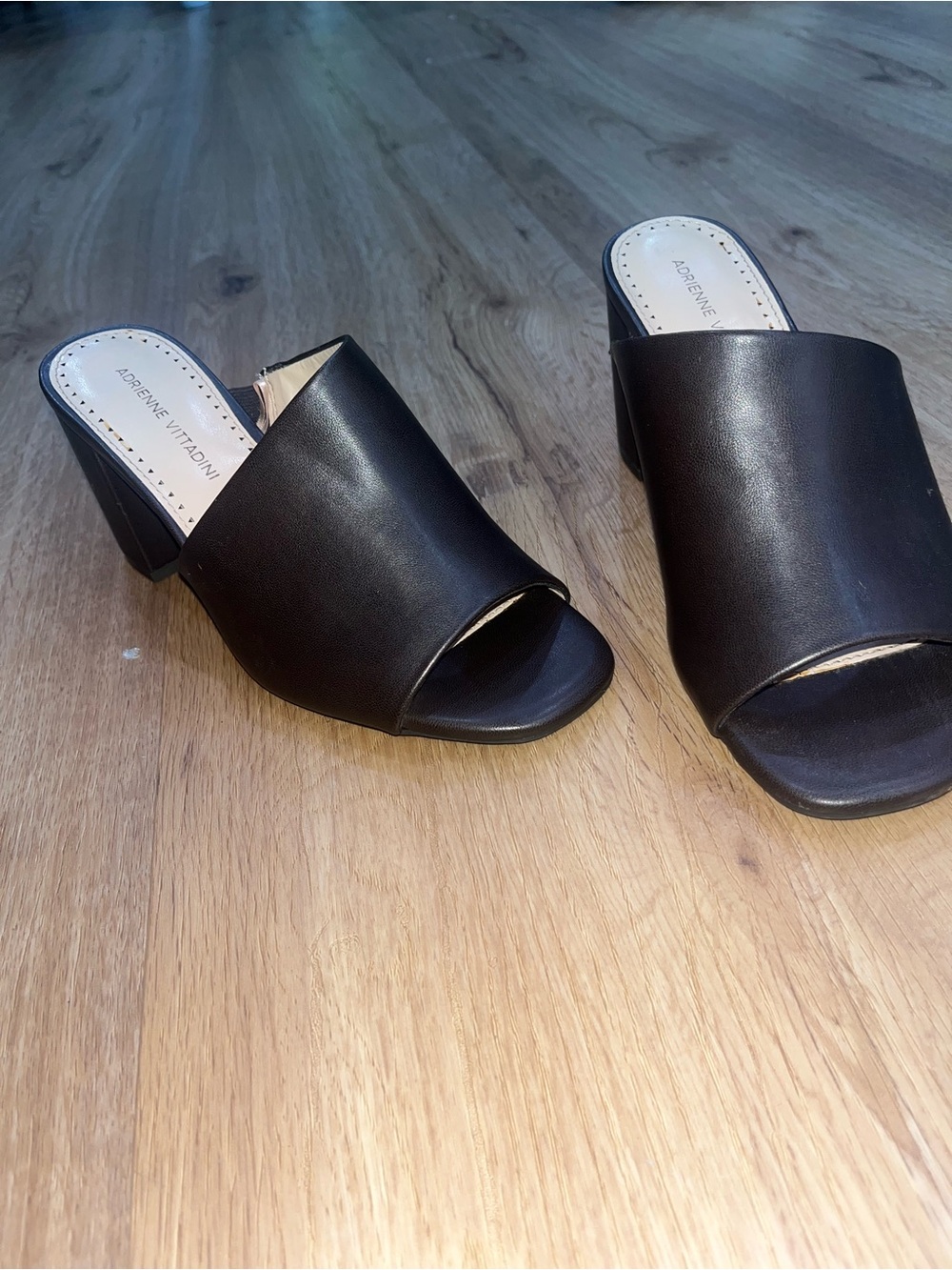 Adrienne Vittadini Albi Black Block Heel Mules Size 7.5M
